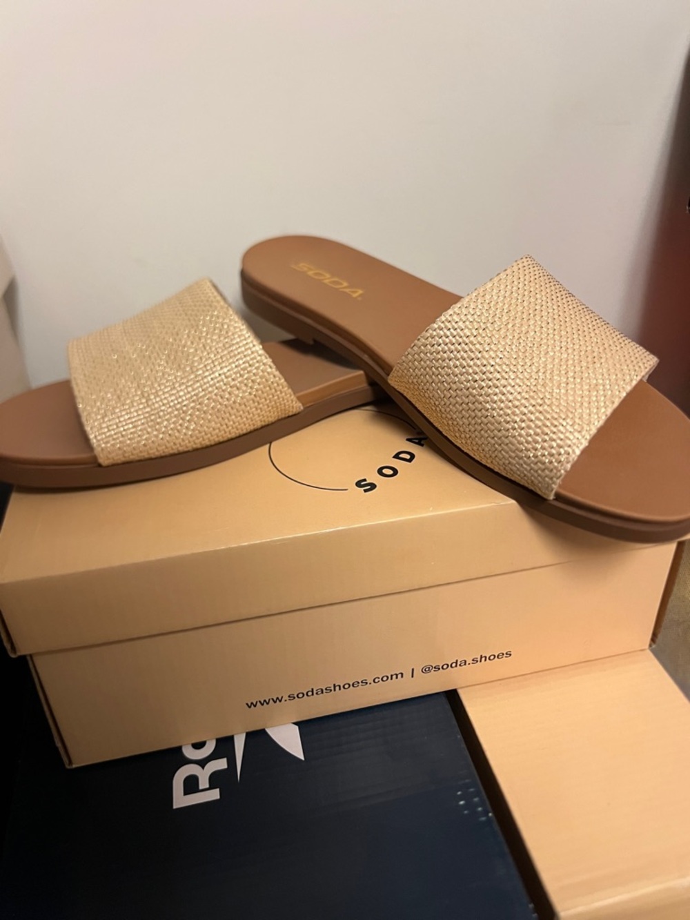 Size 7 Soda Gold-Tone Woven Slide Sandals
